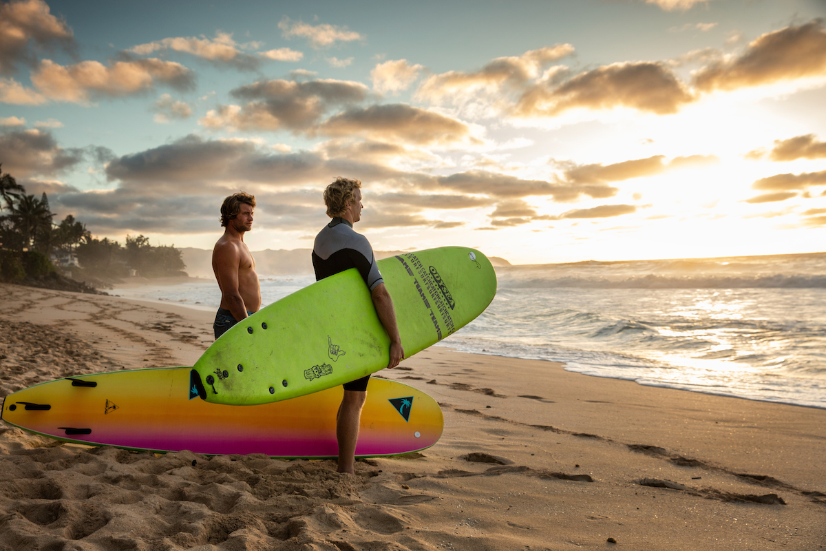 HAWAII, Oahu, North Shore, Big Wave surfer Jamie O'Brien surfing at Pipeline and Backdoor